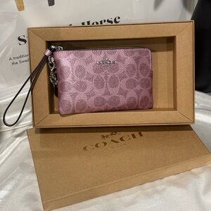 COACH Boxed Corner Zip Wristlet Sig Canvas Pink Rose Silver Hrdware w Charms